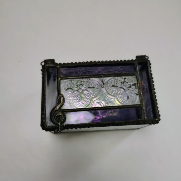 Vintage Art Glass Purple Iridescent Trinket Jewelry Box With Metal‎ Clef Music - Picture 6 of 12
